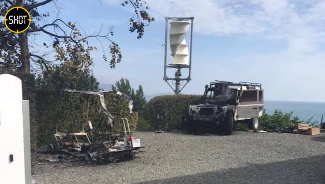 Сейчас с подозреваемым работают следователи.