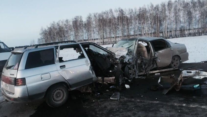 На трассе в Татарстане произошло столкновение четырех легковых автомобилей