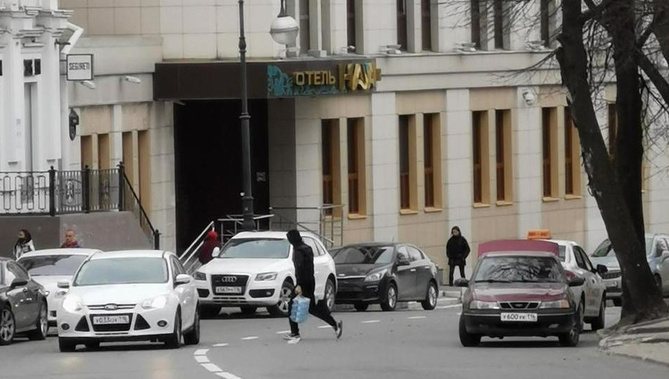 Илья Варламов и Максим Кац обследовали перекресток улиц Кремлевская