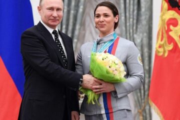 Медалью «За заслуги перед Отечеством» наградил президент РФ Владимир Путин уроженку Нижнекамска