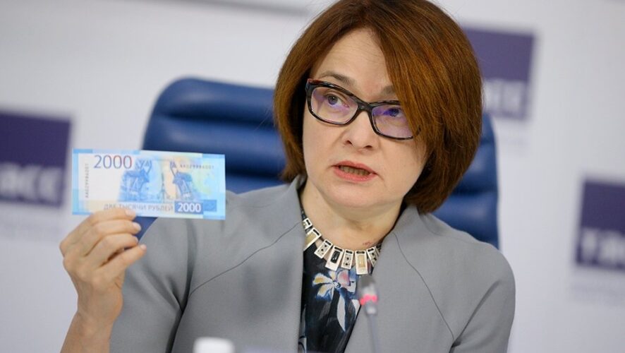 что введение новых банкнот в 200 и 2000 рублей приведет к постепенному сокращению использования купюр по 100