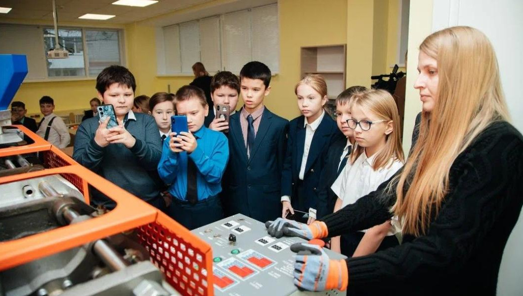 «Мастерская ресайклинга» открыта в Нижнекамске при поддержке СИБУРа ровно год назад.