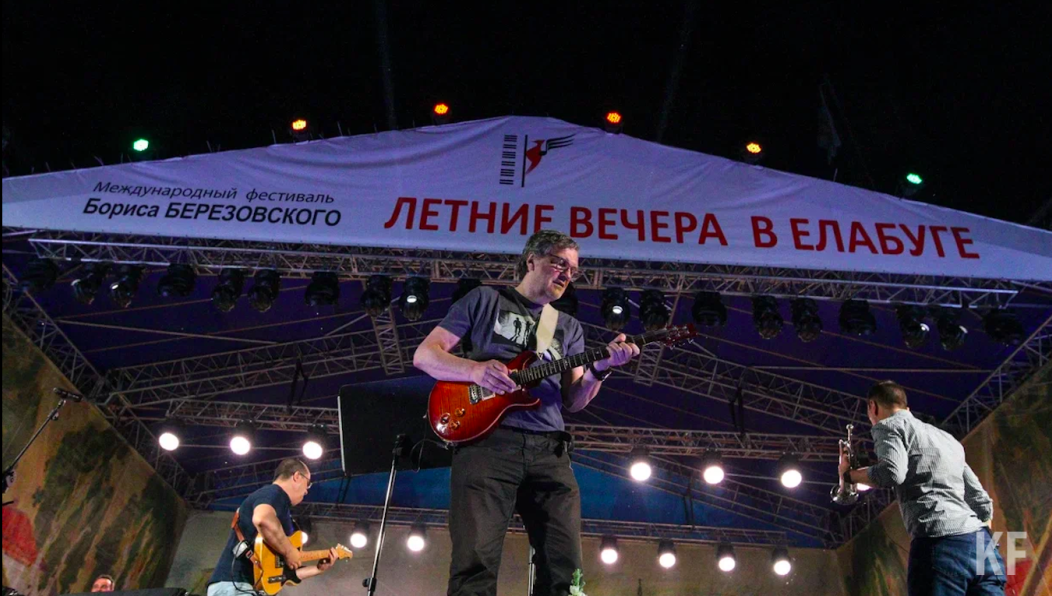 Музыкальный фестиваль Березовского проходит с 29 июня по 2 июля. Хедлайнерами стали сербский режиссер Кустурица и фолк-рок-группа The NO SMOKING ORCHESTRA