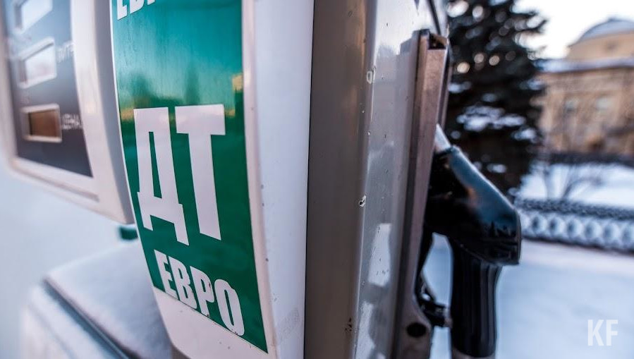 Он предложил заправщику купить у него бензин «по дешевке».