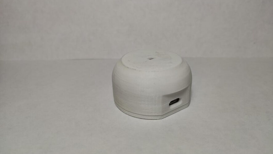 Устройство установлено в одной из гимназий города и уже показало свою эффективность.