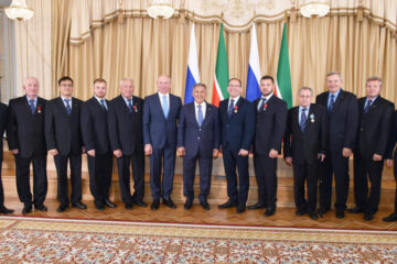 Президент республики поздравил собравшихся с наступающим Днем Татарстана.