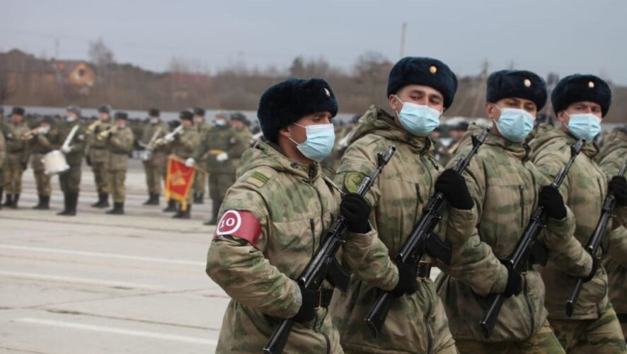 В армию молодого человека призвали в октябре 2020 года.