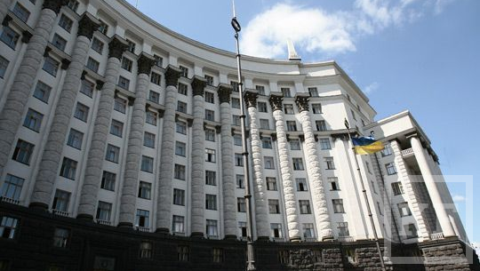 Украинский парламент призывает российские власти отвести войска