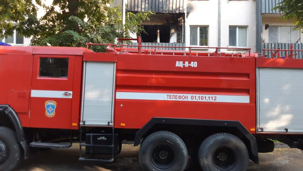 Из-за дыма пришлось эвакуировать еще 10 человек.