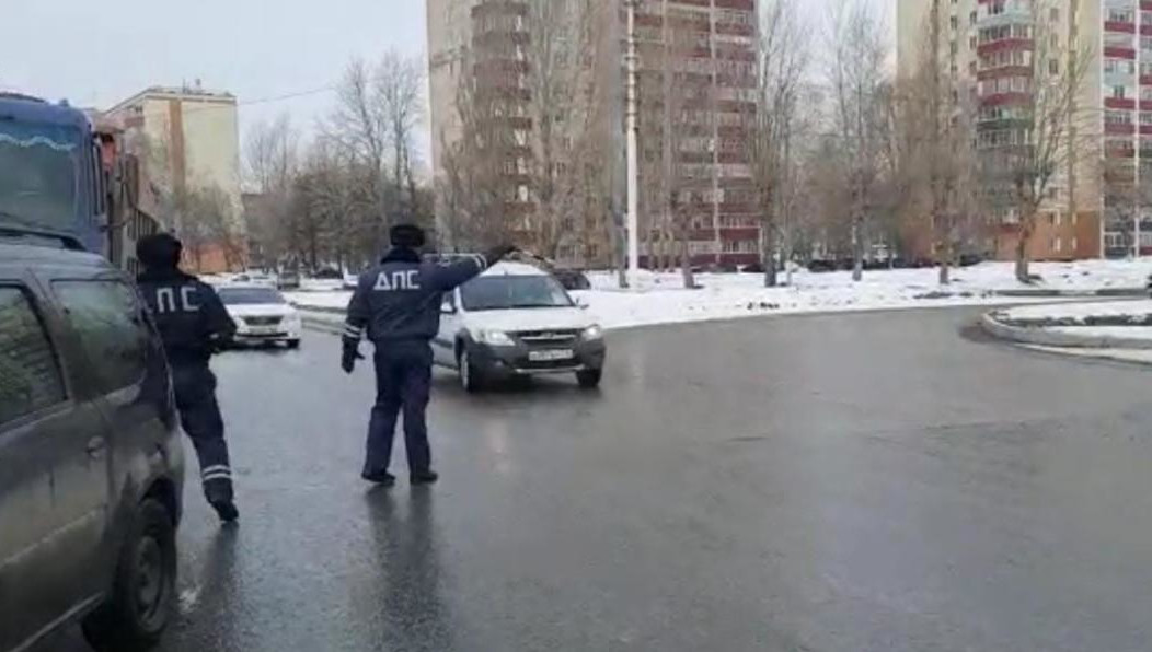 Особое внимание уделялось законности осуществления трудовой деятельности водителями.