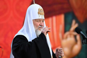 Епископ призвал молиться за Россию.