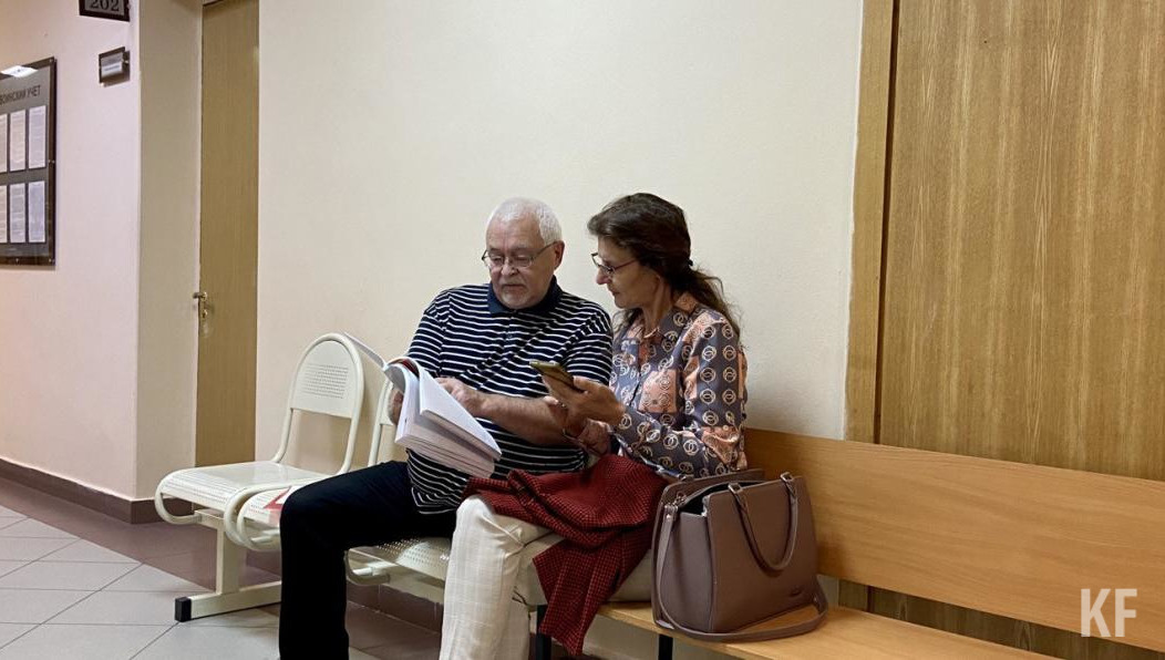 На допрос явились руководитель ДССО КФУ Александр Луконин