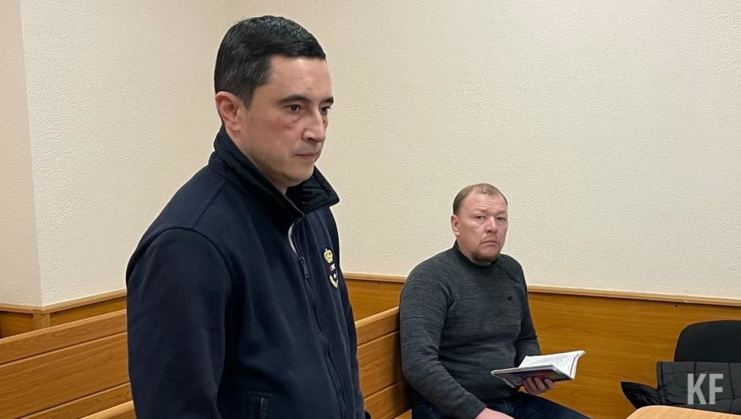 Бывший инспектор ГИБДД Шамиль Бикушев и его предполагаемый подельник юрист Ильнур Сиразетдинов не признают вину.