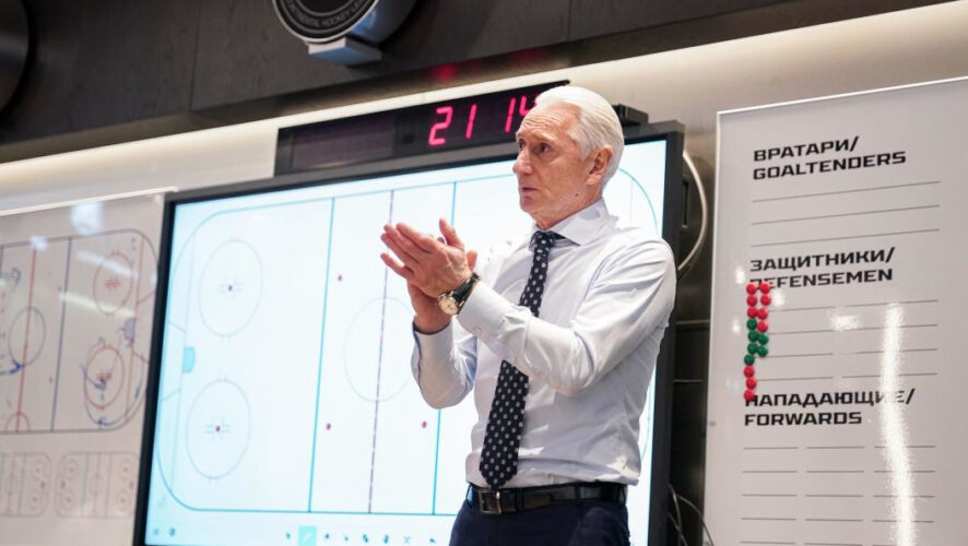 Главный тренер &laquo;Ак Барса&raquo; отмечает день рождение в борьбе за Кубок Гагарина.