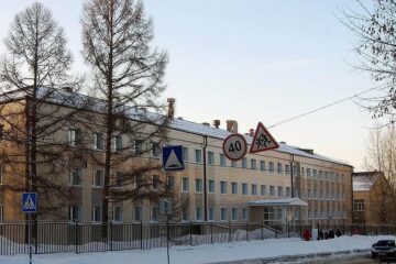 Заявление об избиении подал в полицию вахтер школы-интерната №1 в Казани. По его словам