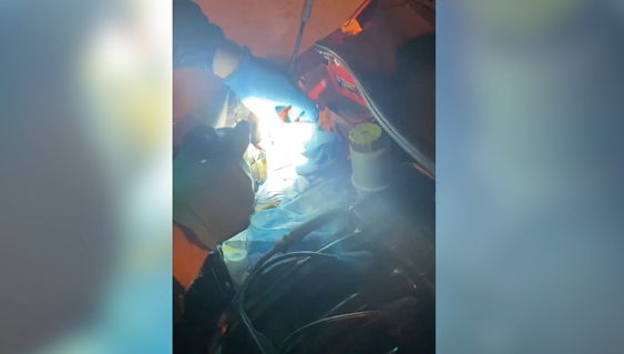 Молодой человек вел себя подозрительно