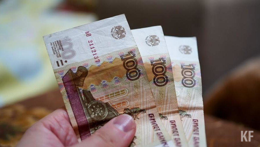 Анатолий Никофоров на протяжении 7 лет забирал половину начисленных премий.