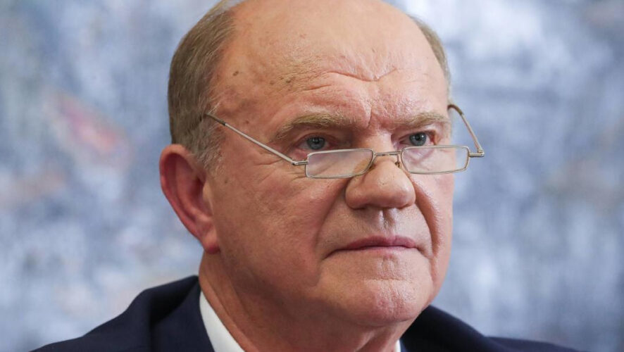 Руководитель фракции КПРФ&nbsp;поздравил делегацию республики с открытием выставки в честь 1100-летия принятия ислама.