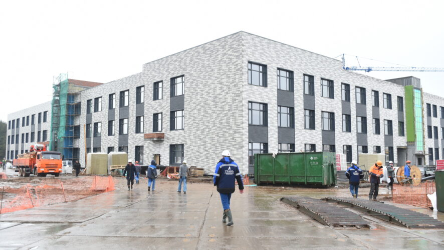 рассказали о датах проведения экзаменов и ремонте школ.