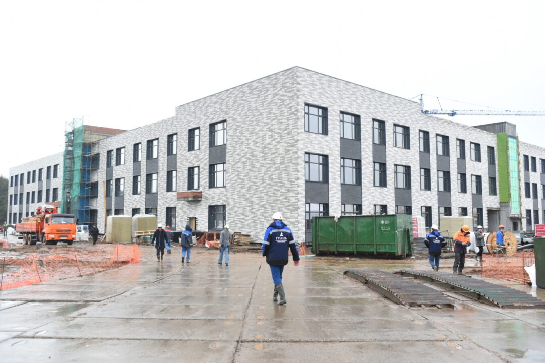 рассказали о датах проведения экзаменов и ремонте школ.