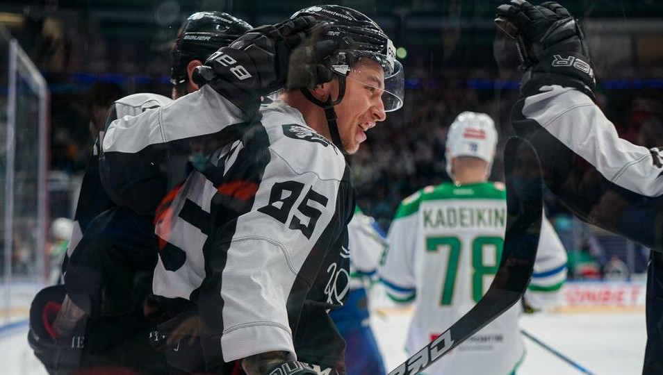 Коллектив Дмитрия Квартальнова отпраздновал победу со счётом 2:0.