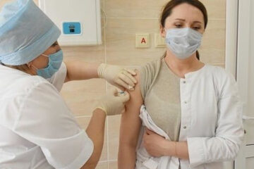Вакцину от COVID-19 можно сделать в ТЦ и общественных центрах.