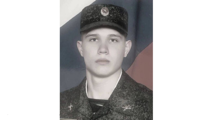 Имя младшего сержанта контрактной службы - Станислав Герасимов.