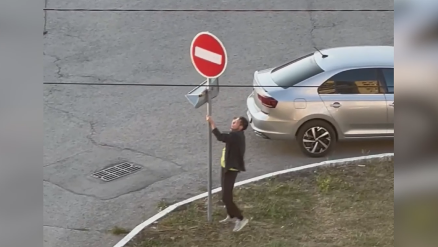 Молодого человека задержали инспекторы ДПС.