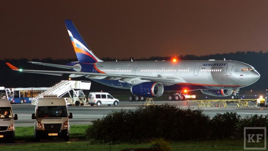 Летевший в Москву из Южно-Сахалинска самолет Airbus A330 авиакомпании «Аэрофлот» сел в Екатеринбурге из-за дебоша пьяного пассажира