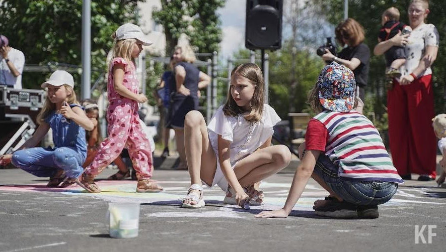 Идеология добровoльного отказа от рождения детей ведёт к деградации и депопуляции общества.