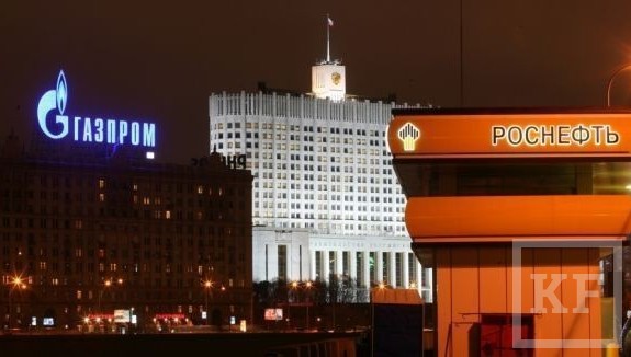 «Газпром» и «Роснефть» вошли в первую сотню крупнейших публичных компаний мира по версии журнала Forbes. Рейтинг опубликован на официальном сайте издания. «Газпром» занял в нем 27