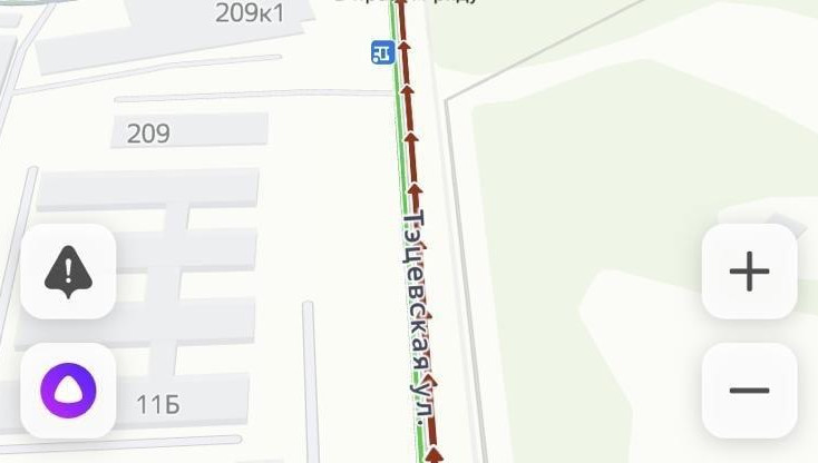 Рано утром дорогу не поделили Lexus и Datsun.