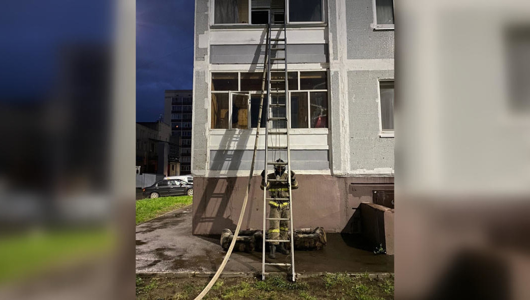 До прибытия спасателей самостоятельно эвакуировались 10 человек.