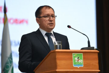 Действующий глава Валерий Макаров подал заявление о сложении с себя полномочий депутата и главы Агрыза.