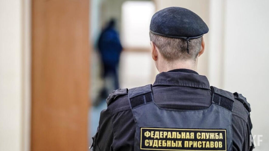 Также бизнесмену пришлось раскошелиться на исполнительский сбор.