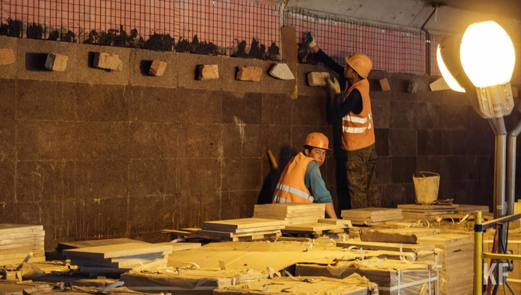 Движение ограничат возле дома №88 на улице Рихарда Зорге.