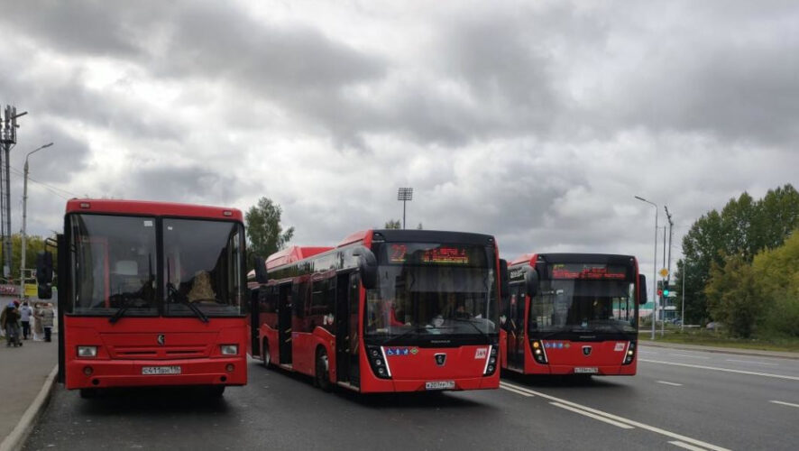 В автобусе были оставлены хоккейные вратарские перчатки