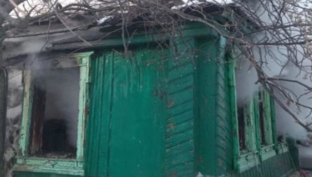 Хозяйка жилища получила ожоги и была госпитализирована в АЦРБ.