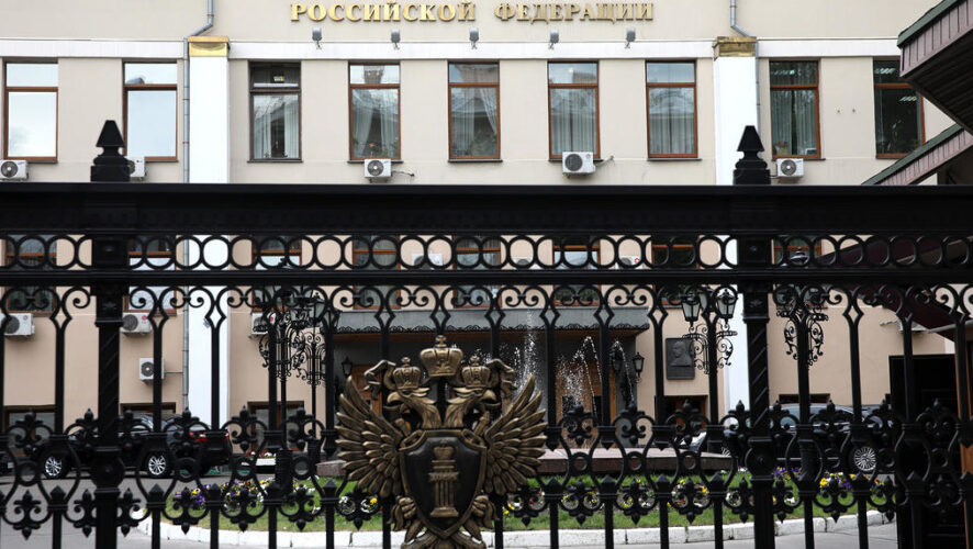 Официальный представитель Генпрокуратуры РФ Александр Куренной рассказал о различиях между лайками и репостами.