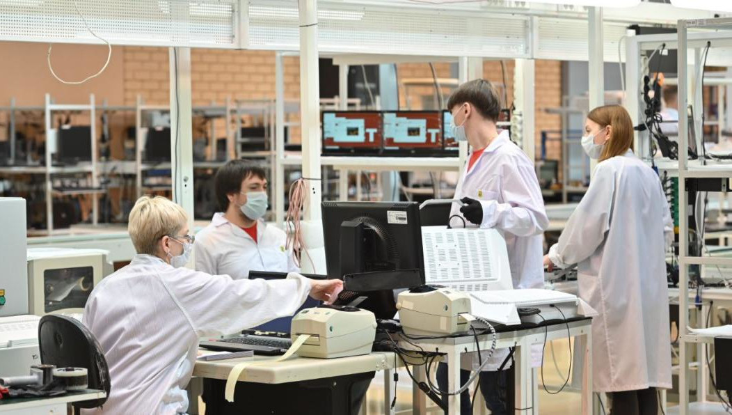 Технику получили 10 педагогов