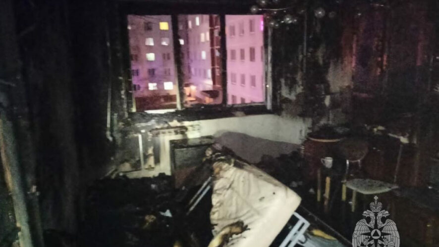 У пострадавшего диагностировали ожоги конечностей 1-2 степени 10% и отравление продуктами горения.