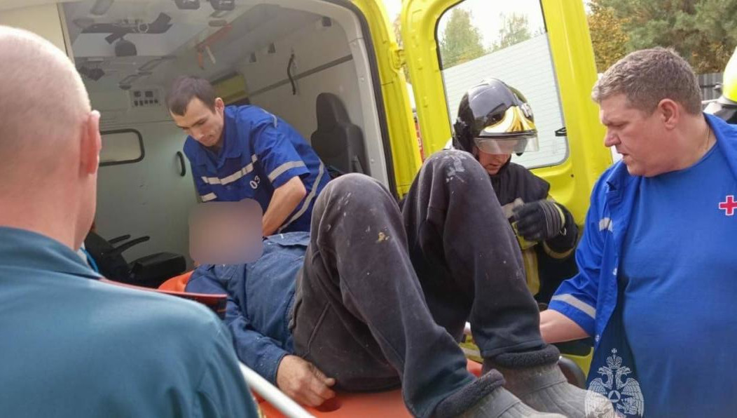 Глубина проёма составляет три метра.