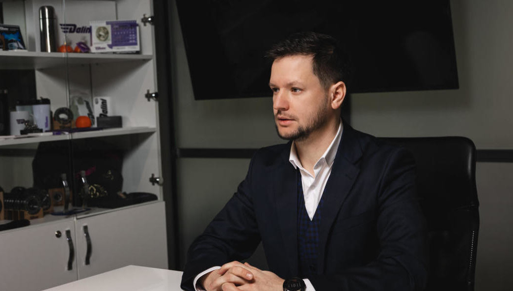 Это было необходимо в связи с получением народным избранником мандата депутата Госсовета Татарстана.