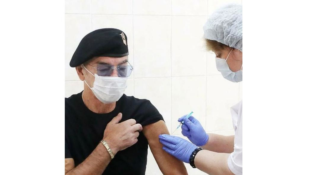 Также он призвал всех вакцинироваться.