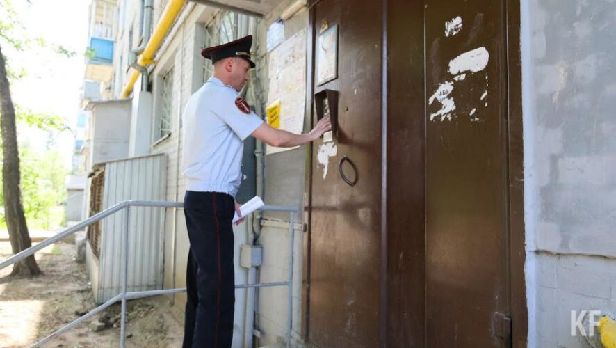 Его госпитализировали с огнестрельным ранением руки.