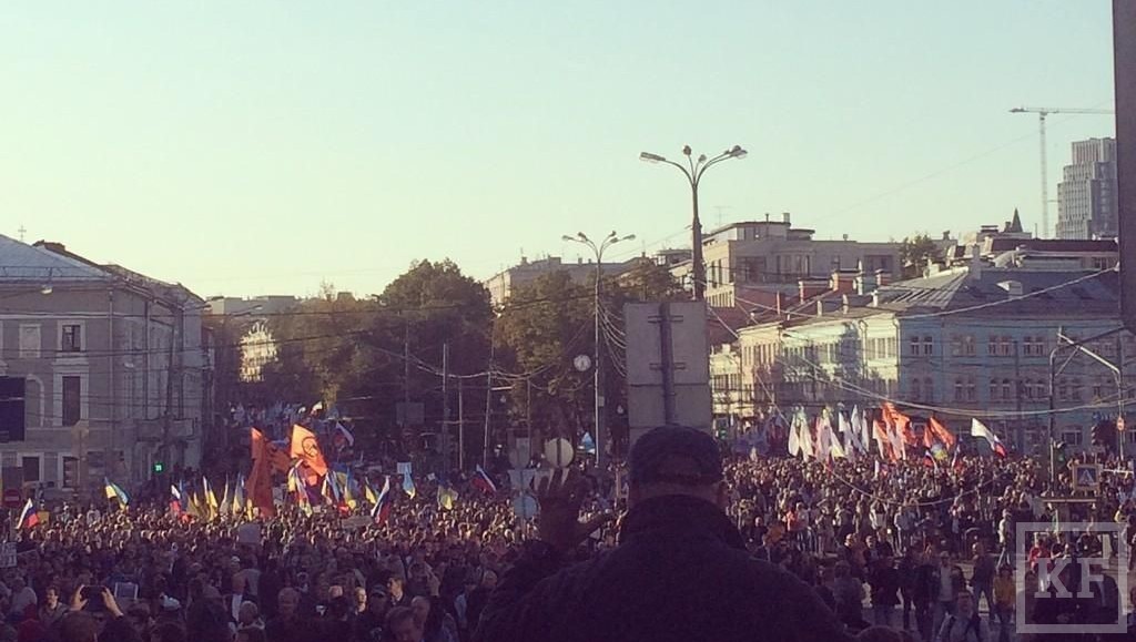 В Москве началось оппозиционное шествие с Пушкинской площади до проспекта Академика Сахарова