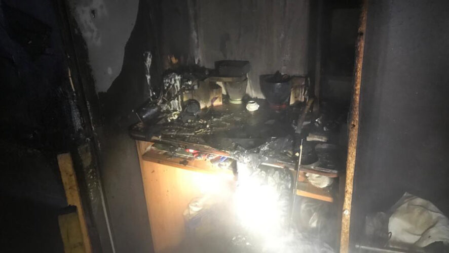 У мужчины и женщины ожоги 60 процентов тела.