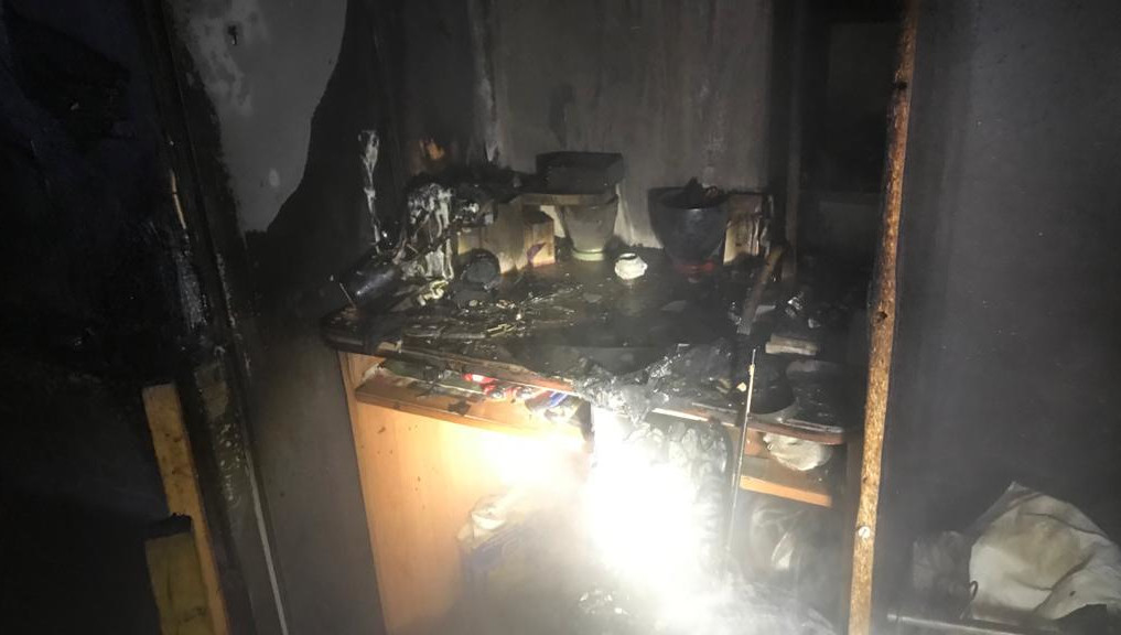 У мужчины и женщины ожоги 60 процентов тела.