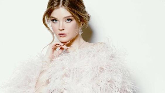 Анна с 16 лет работает моделью