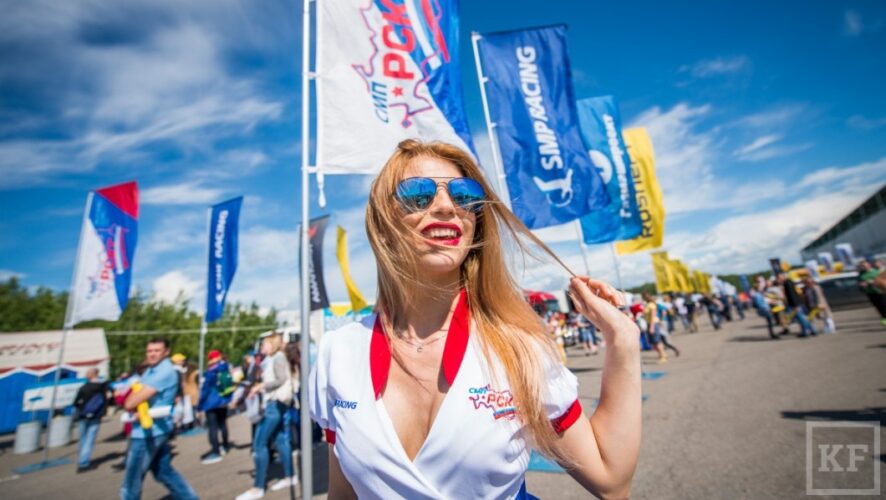 В эти выходные на трассе KAZANRING пройдут гонки 4-го этапа Российской серии кольцевых гонок. Спортивный обозреватель KazanFirst рассказывает